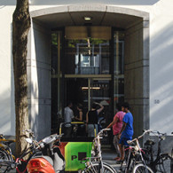 Sommige tentoonstellingen zijn zowel briljant en prachtig, als pretentieus en gemakkelijk. Afhankelijk van je humeur is de tentoonstelling The Part In The Story Where A Part Becomes A Part Of Something [&hellip;]