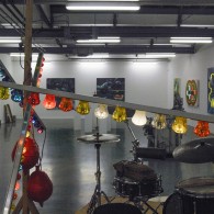 Bijna niemand leeft eenzaam op een eiland.  En zo kennen ook veel kunstenaars kennen. Sommige delen hun atelier, of hebben op dezelfde academiegezeten, zijn simpelweg vrienden en zo nog veel andere [&hellip;]