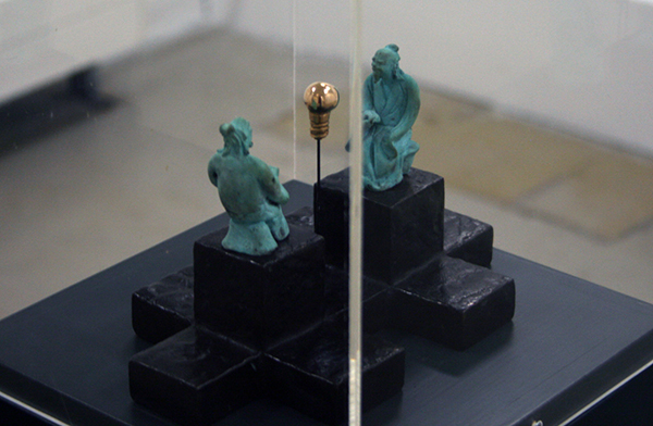 Woody van Amen - Ping Pong - 13x20x12cm Brons