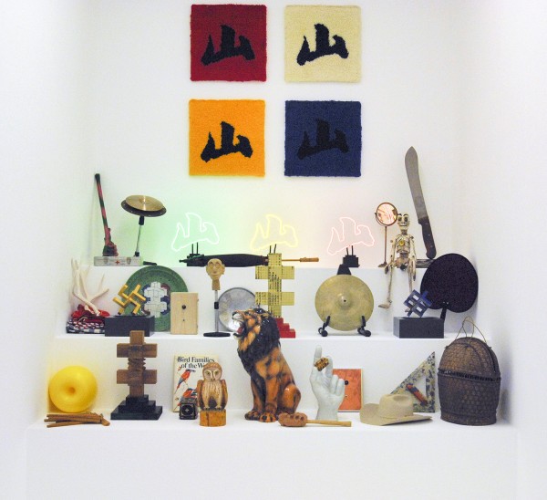 Woody van Amen - Soft Mountain & SHAN & 3D Swastika Model & TAXAT met twist & Golden Sprite & Hidde van Schie - Personal Collection - Vuist Bijl (groot) & (klein) & De Rinkelende Dood