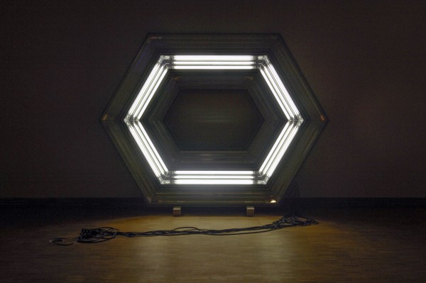 Xavier Mary - TNL - Geextudeerde aluminium profielen, reflector in gemetaliseerde aluminium buis en TL-buizen 2013