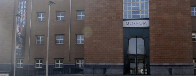 Steeds meer musea lijken niet meer op musea, maar op een intelectuele variant van kermisatracties. Meer en meer moeten de solopresentaties aan ogenschijnlijk een aantal voorwaarden voldoen, de kunstenaar moet gerepresenteerd [&hellip;]