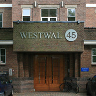 Er zijn van die kunstwerken dat je bijna automatisch alleen maar ziet hoe het gemaakt is. Een strikt formeel en esthetische interpretatie van het werk. Je ziet hoe het gemaakt [&hellip;]