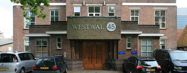 Er zijn van die kunstwerken dat je bijna automatisch alleen maar ziet hoe het gemaakt is. Een strikt formeel en esthetische interpretatie van het werk. Je ziet hoe het gemaakt [&hellip;]